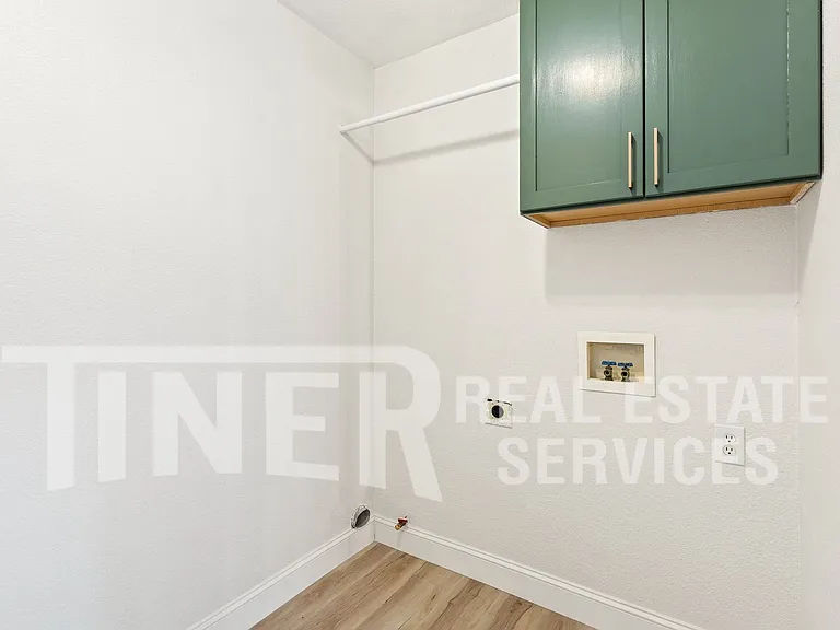 1742 Poppy Dr — Photo 19