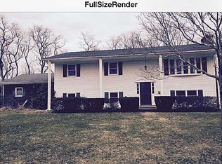 6 Heritage Rd, Bristol, RI 02809