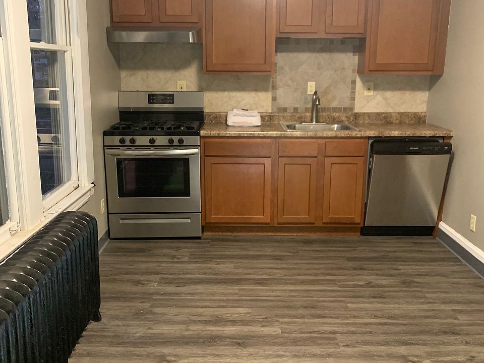 1st image of 1832 James St Floor 1