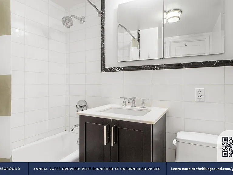 210 W 70th St #1502 — Photo 13
