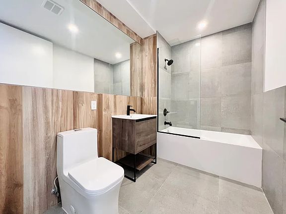 5th image of 1365 Nostrand Ave #7
