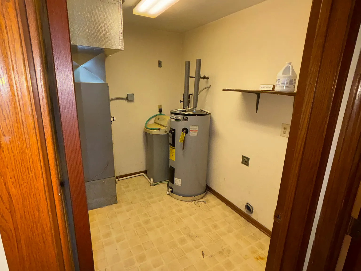 2 bed, 1.5 bath, 1172 sqft, $1,700 — Photo 4