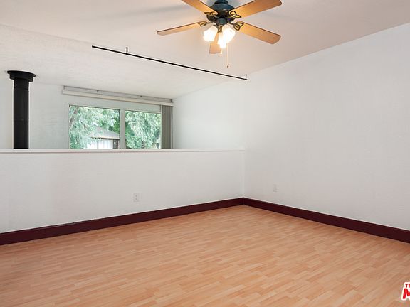 3rd image of 1046 Cabrillo Park Dr APT E