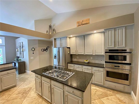 3rd image of 6714 Fairway Cove Dr