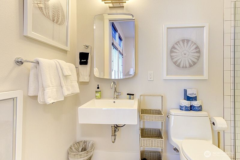 4th image of 204 Market Street #B