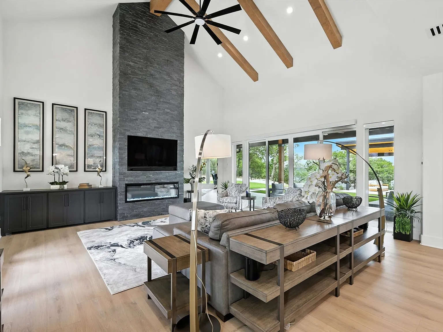 5 bed, 5.5 bath, 4425 sqft, $16,000 — Photo 4