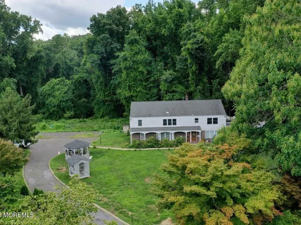 1 Thompson Drive, Leonardo, NJ 07737