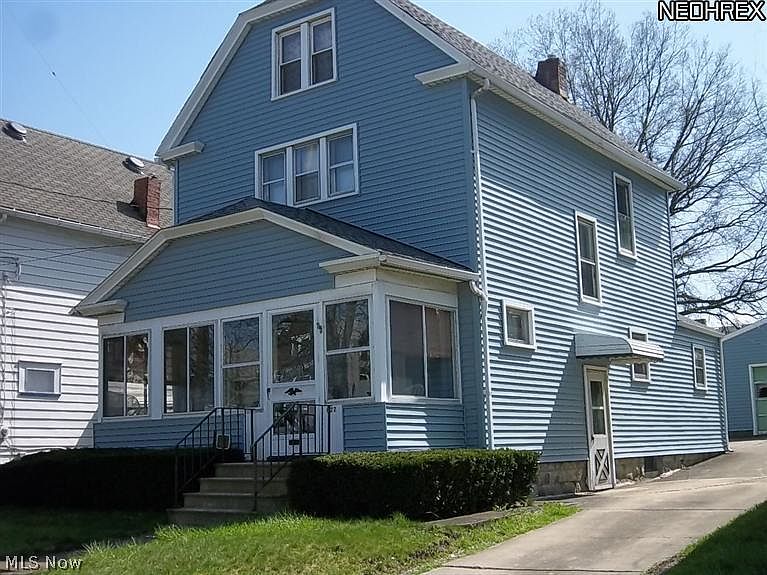 1st image of 627 Dickson St