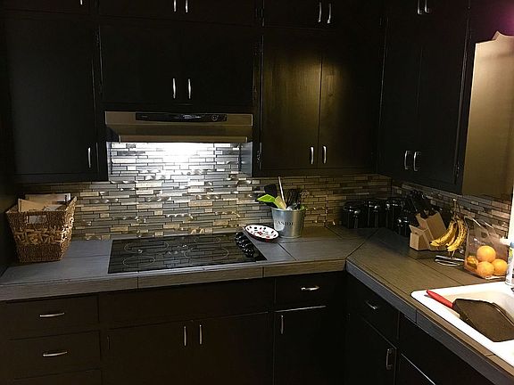 3rd image of 3430 Queens Way