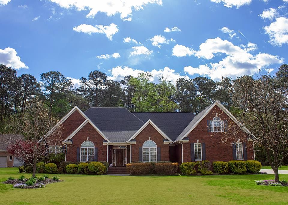 1st image of 204 Hyde Park Dr