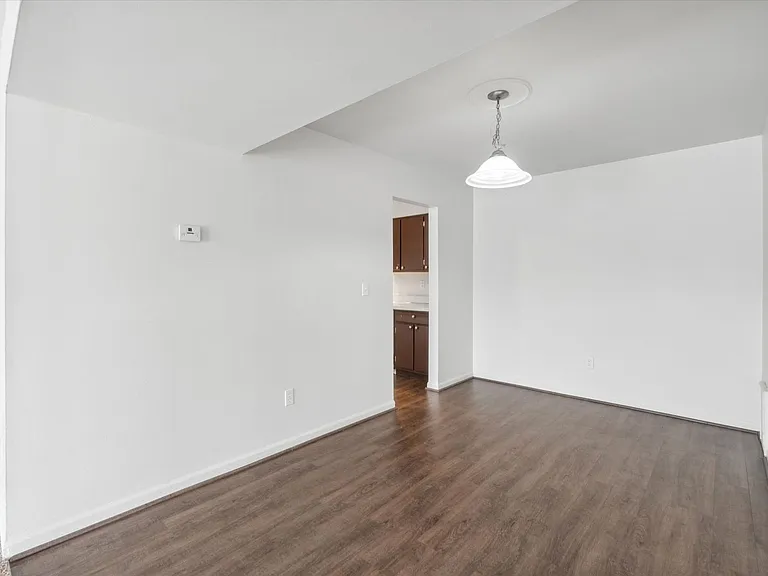 Country Club Park Apartments (320 S. Drake LLC) — Photo 23