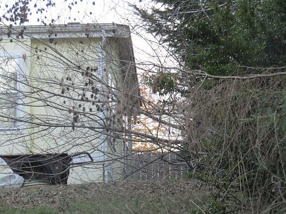 3rd image of 641 E Pickering Dr