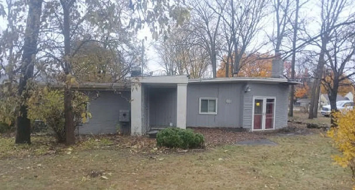 1131 Kettering St photo 1