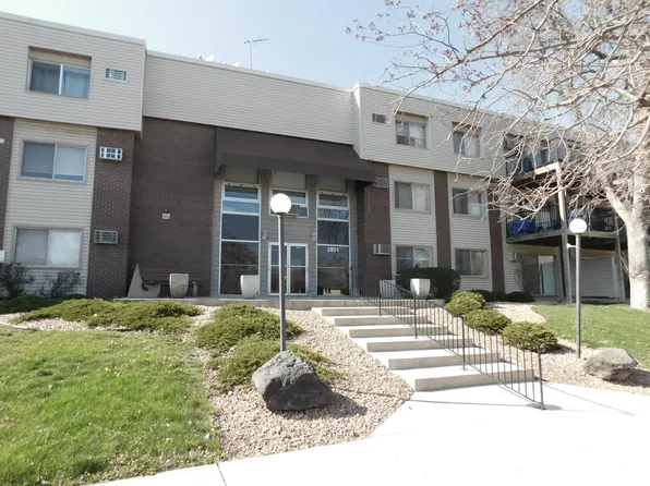2801 Flag Ave N APT 302, New Hope, MN 55427