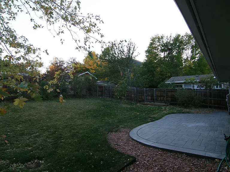 2560 Yarrow Ct — Photo 3