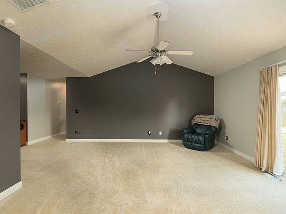 4th image of 10583 Fall Creek Dr