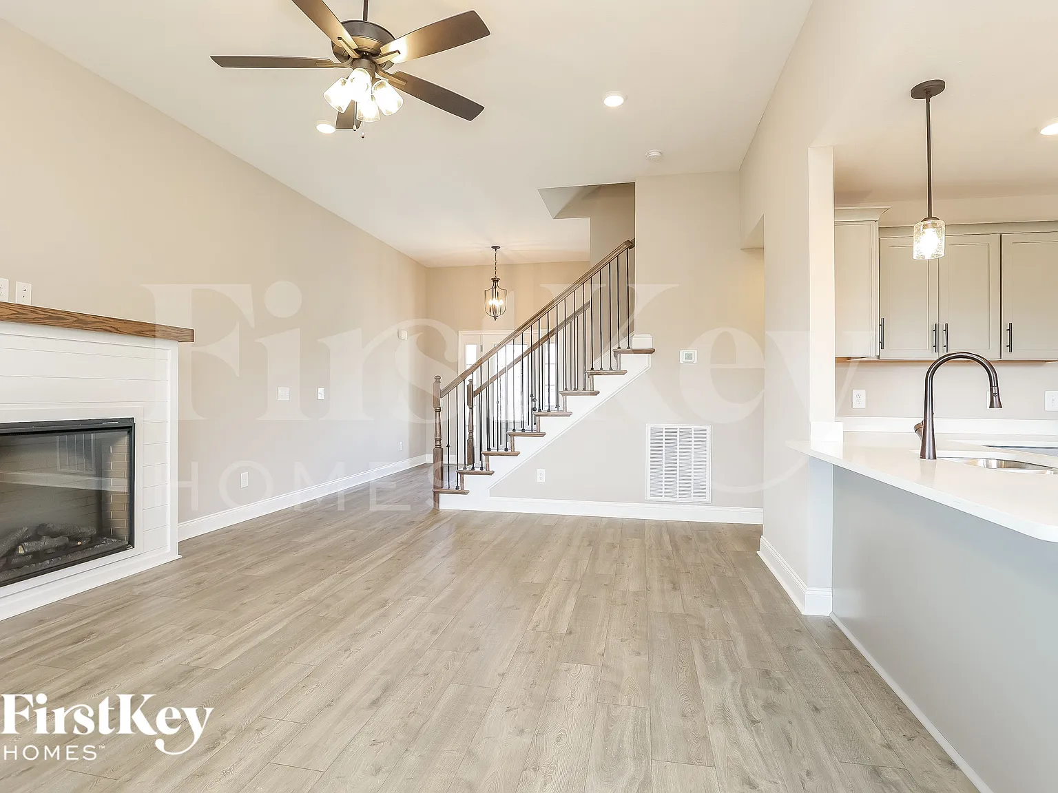 3 bed, 2.5 bath, 2050 sqft, $2,405 — Photo 4