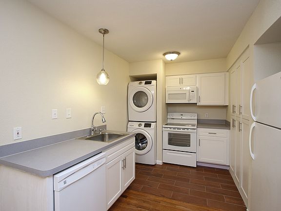 4th image of 3520 Garrott St APT 4