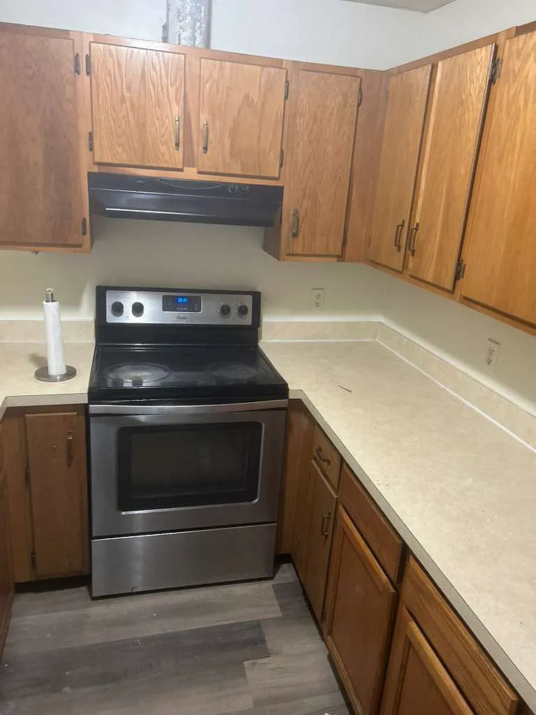 1 bed, 936 sqft, $1,800 — Photo 1