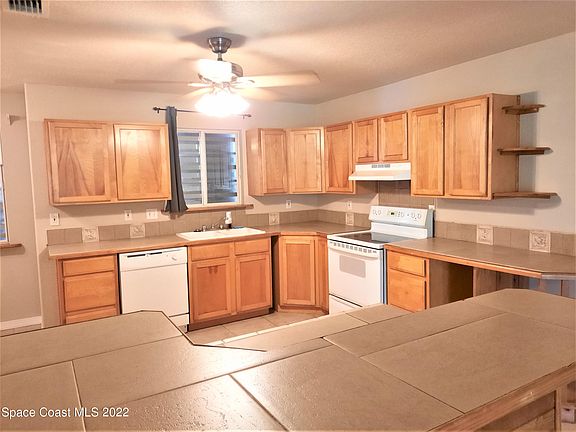 4th image of 1415 Powell Ave Unit 1415