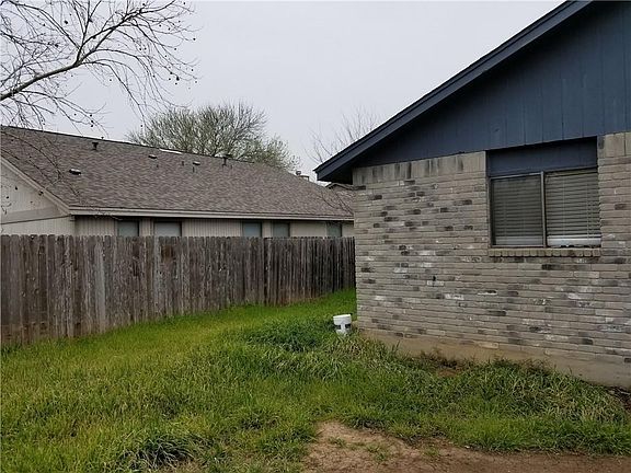2nd image of 523 Luther Dr #A
