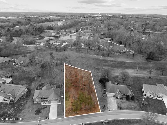 2nd image of E Deer Creek Dr
