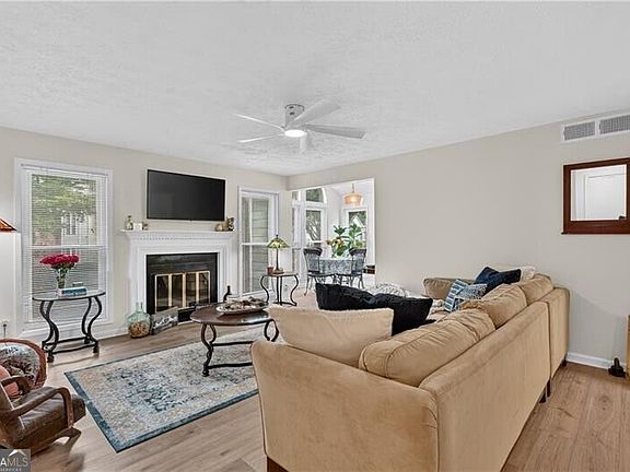 2nd image of 1005 Canyon Point Cir