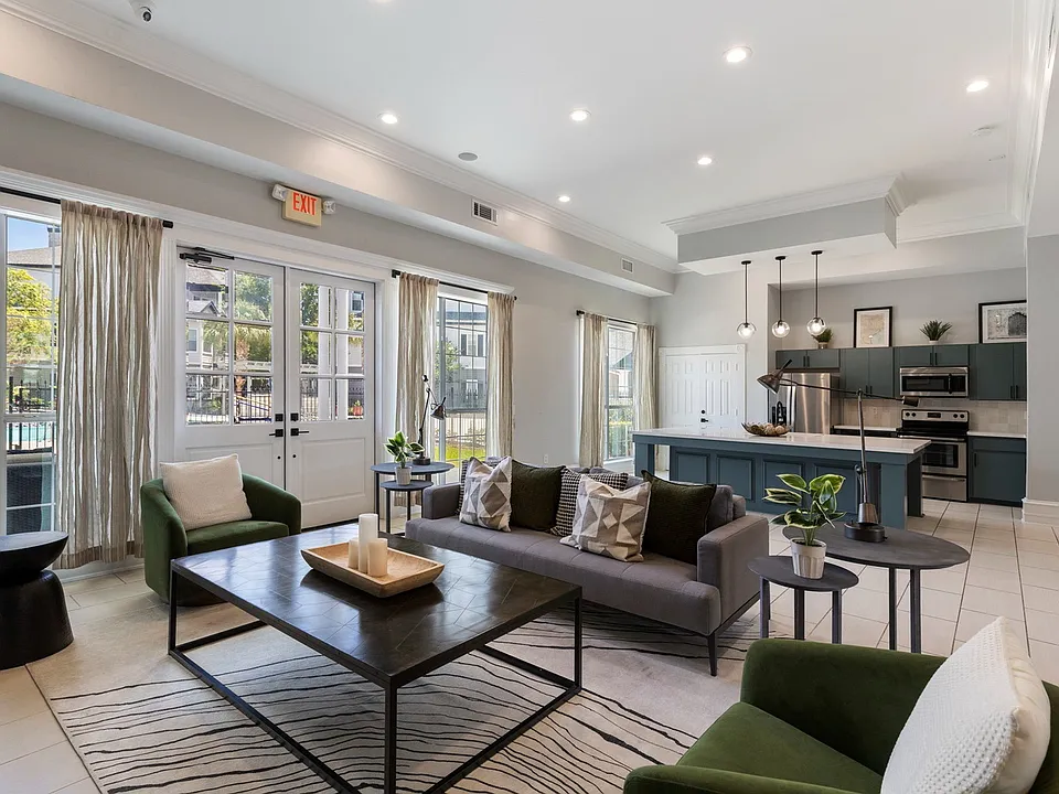 Leasing Center