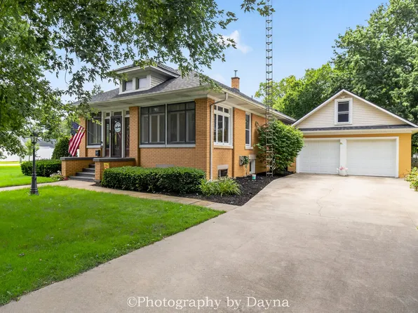 503 N Market St, Momence, IL 60954