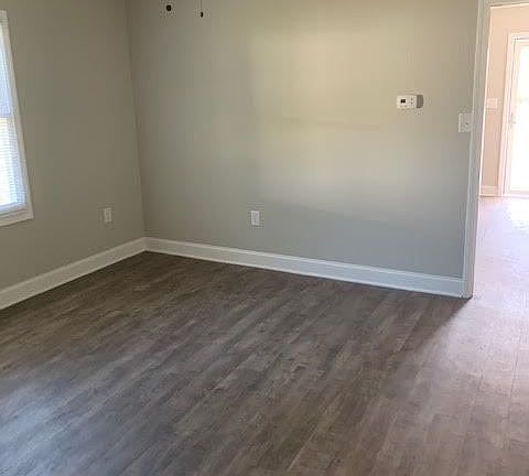 5th image of 407 Deck St #B