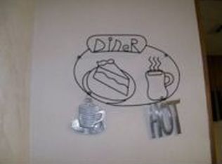 1017 S Main St, Red Bud, IL 62278