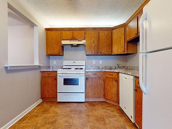 5th image of 38 Iroquois Dr #38