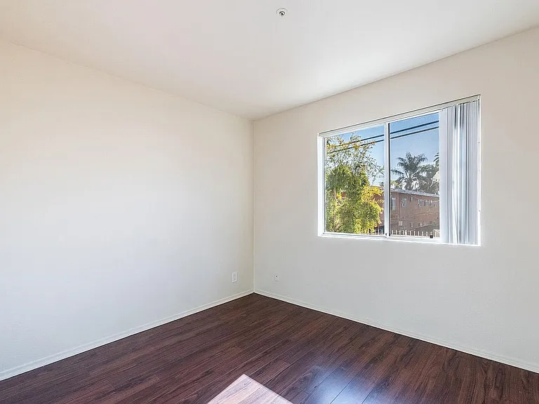 14816 Friar St #102 — Photo 15