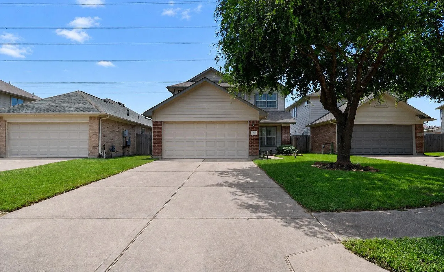 4 bed, 2.5 bath, 1842 sqft, $2,300 — Photo 2