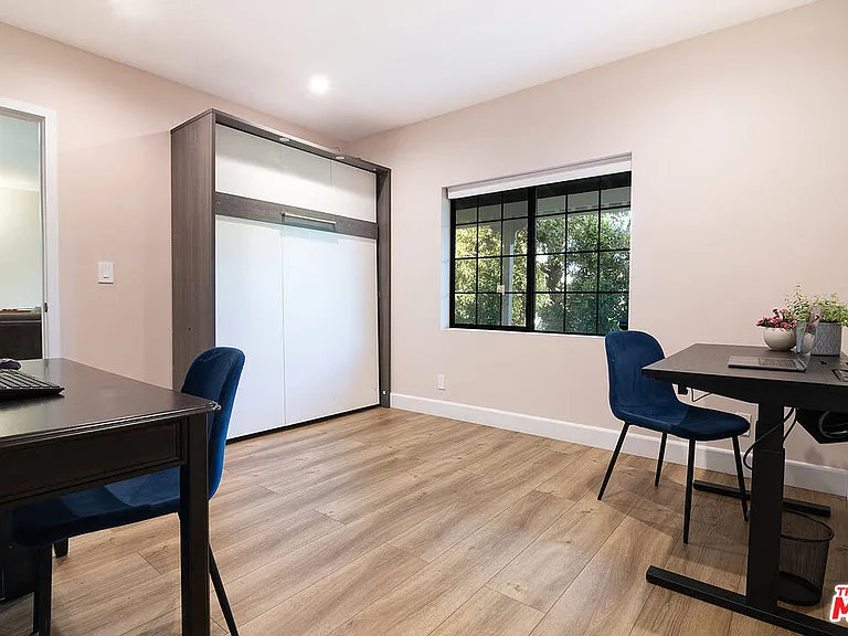 13220 Erwin St — Photo 24
