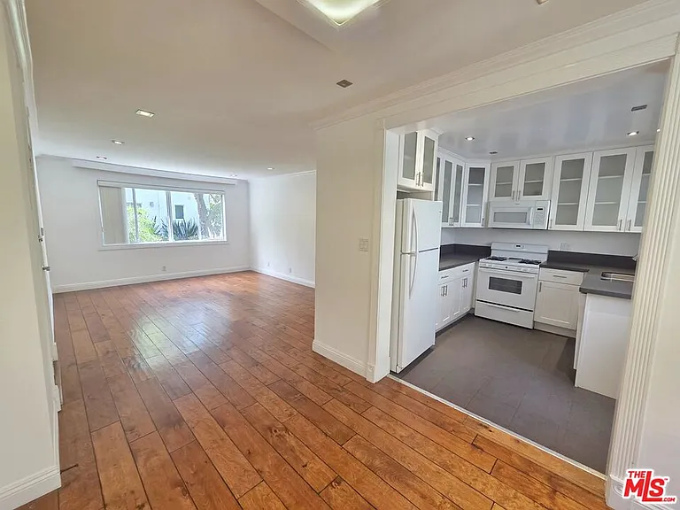 142 San Vicente Blvd #B — Photo 4
