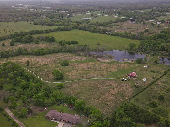 2nd image of 7900 SE Friends Rd