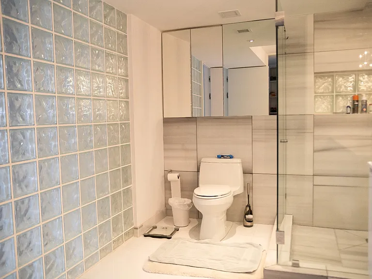 881 Ocean Dr #18H — Photo 36
