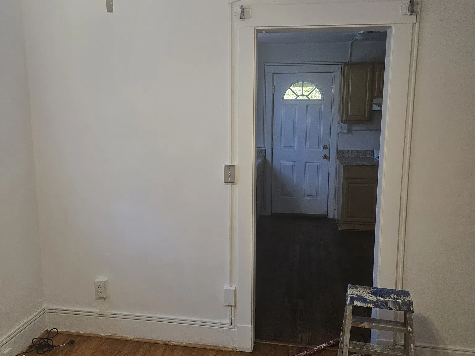 1 bed, 2200 sqft, $975 — Photo 4