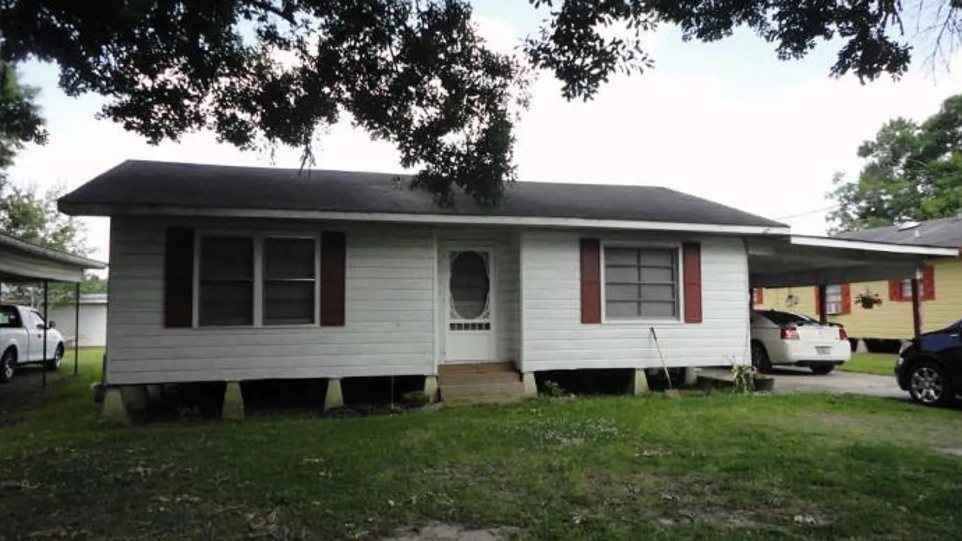 2 bed, 950 sqft, $845 — Photo 1