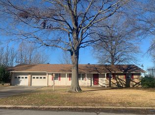 2004 Beumer St, Stuttgart, AR 72160