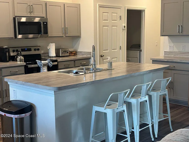 647 Airoso Rd SE — Photo 4