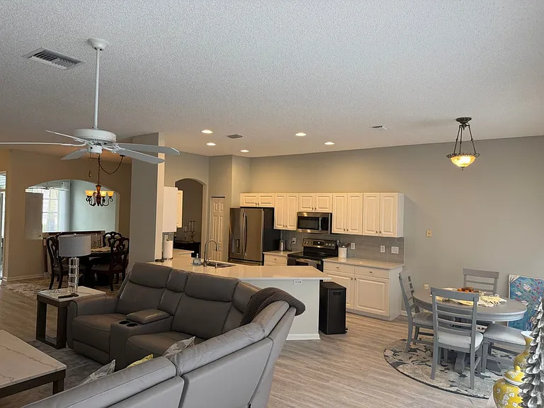 7936 Rockford Rd — Photo 4