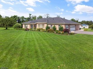 23 Ivan Rd, Columbia, NJ 07832