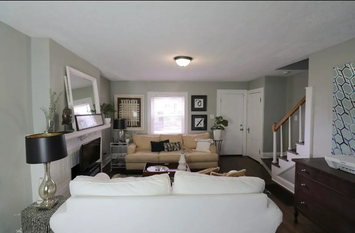 1444 Oakwood Ave photo 1