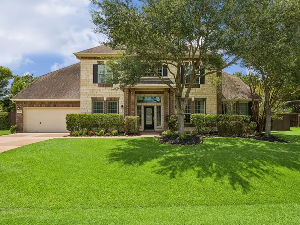 2400 Lakeway Dr, Friendswood, TX 77546
