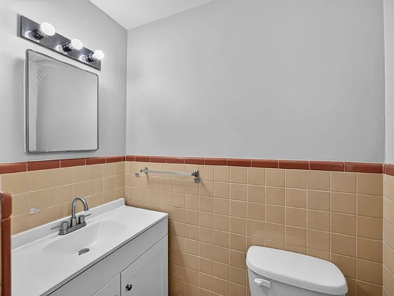 5527 Beney Rd — Photo 15