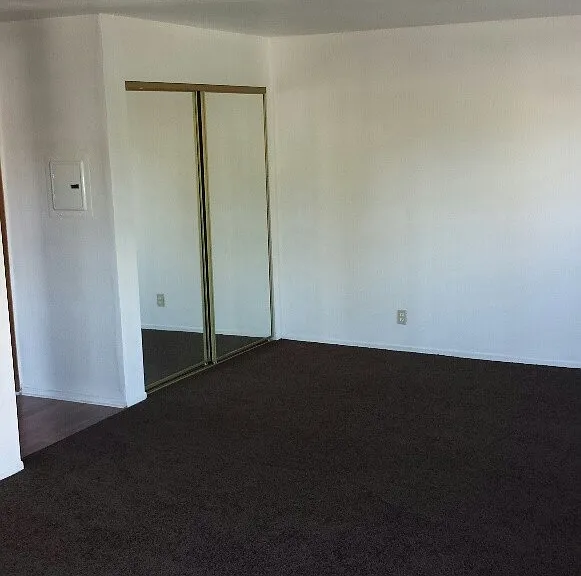15540 Rayen St #6 — Photo 3