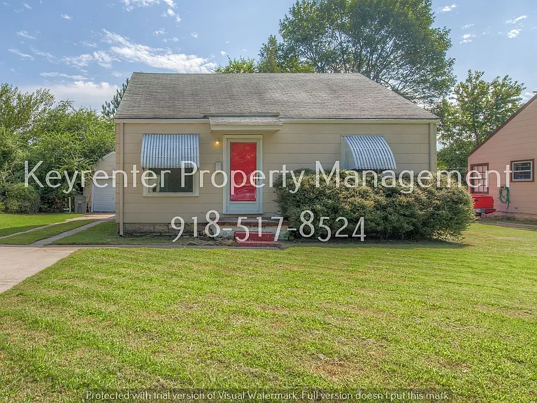 729 N Florence Pl — Photo 2