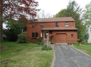 41 Lycett St, Bridgeport, CT 06606